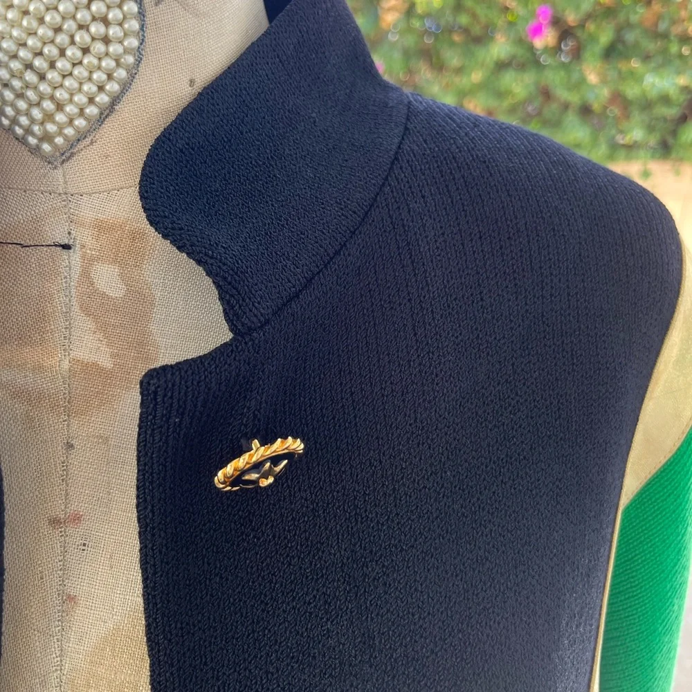 That retro St. John sweater you've been dying for! Multi-color, gold trim - Picture 3 of 13